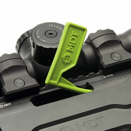 MDT Chamber Flag i klart grönt gör det enkelt att identifiera ett avlastat vapen. Passar för 22LR och större kammare, säkerhet först!